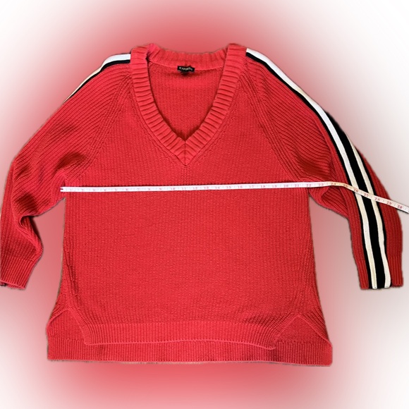 Express Tunic Length VNeck Sweater Size Medium - Picture 5 of 7